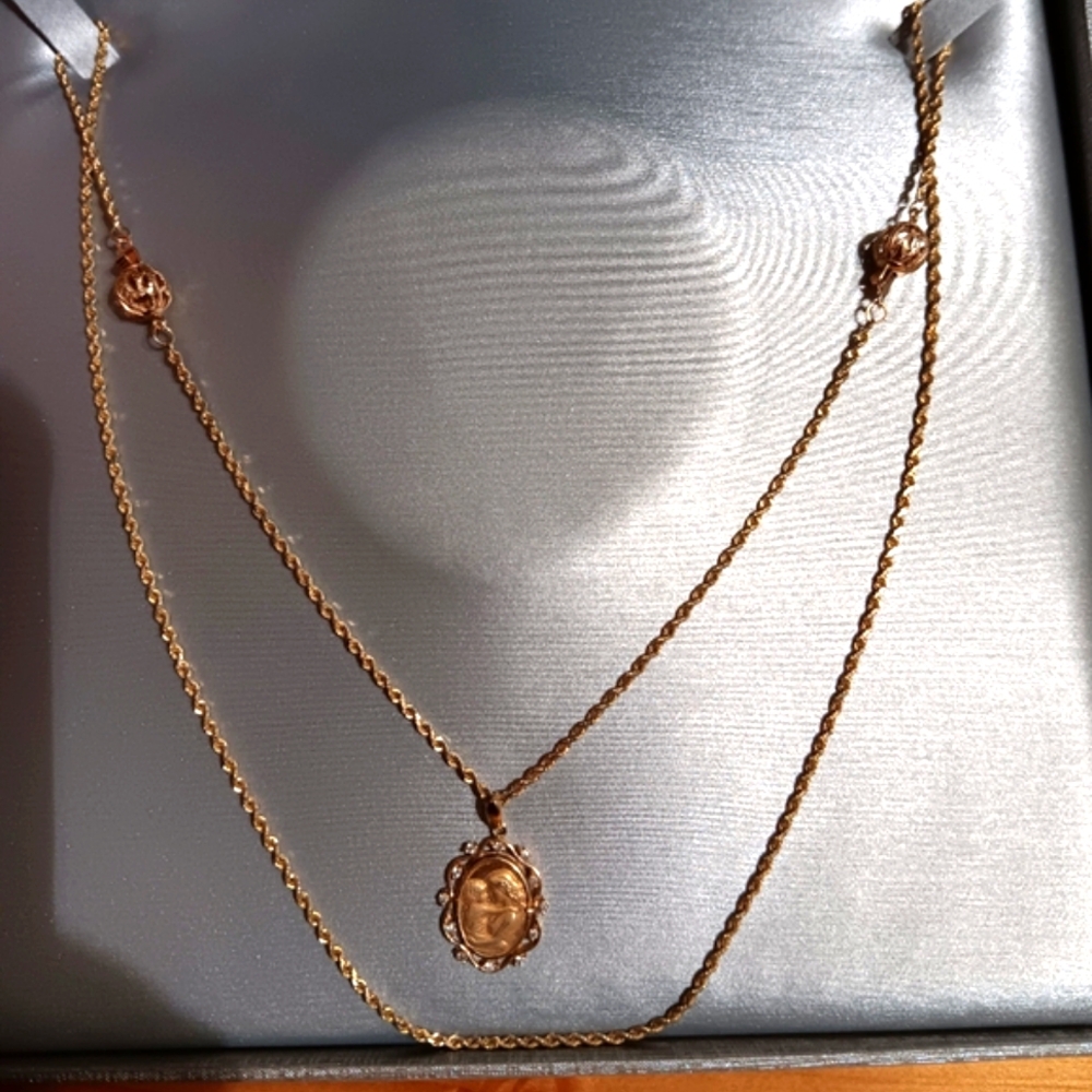 10k Yg  Necklace Vintage